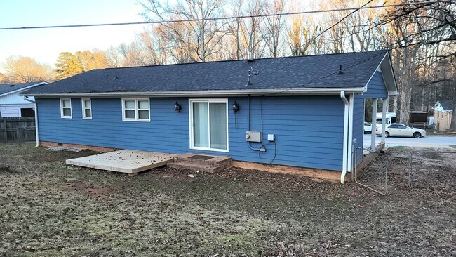Building Photo - 108 Oak Park Dr