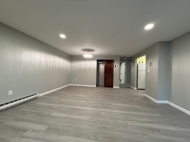 Building Photo - 1186 Worcester Rd