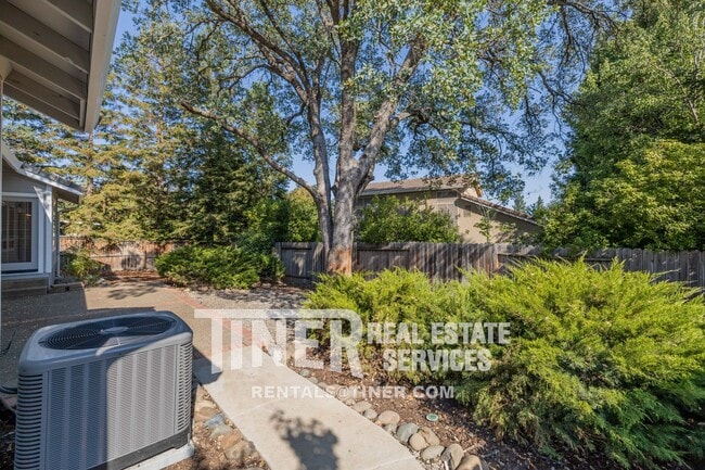 Building Photo - 180 Briggs Ranch Dr