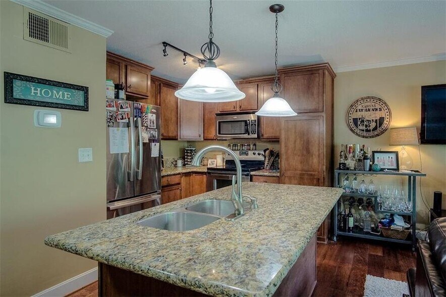 Building Photo - 4727 Jarboe St