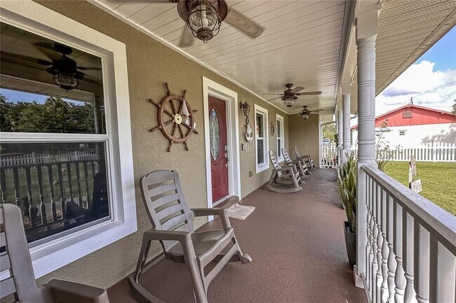 Building Photo - 5572 Myakka Ave