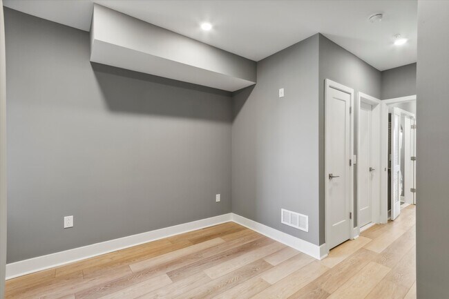 Building Photo - 1615 Poplar St