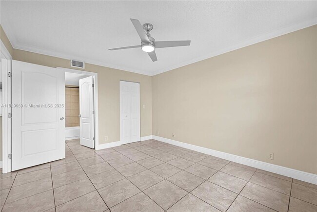 Building Photo - 8120 Geneva Ct