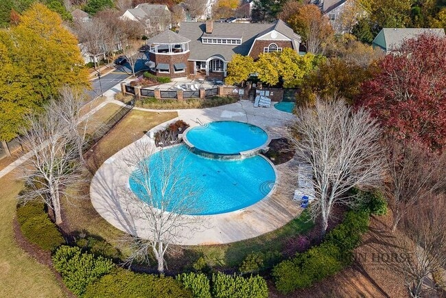 Building Photo - 1035 Barnett Shoals Rd