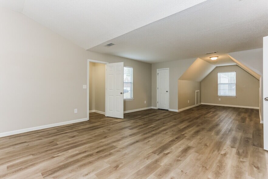 Building Photo - 2753 Elkmont Ridge SW