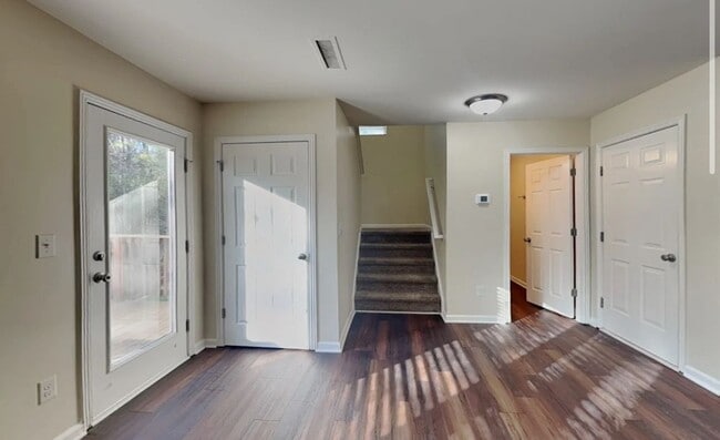 Building Photo - 286 Aershire Ct