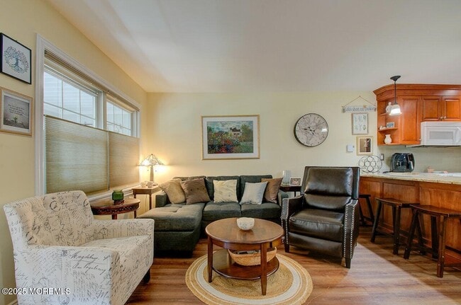 Building Photo - 888B Inverness Ct