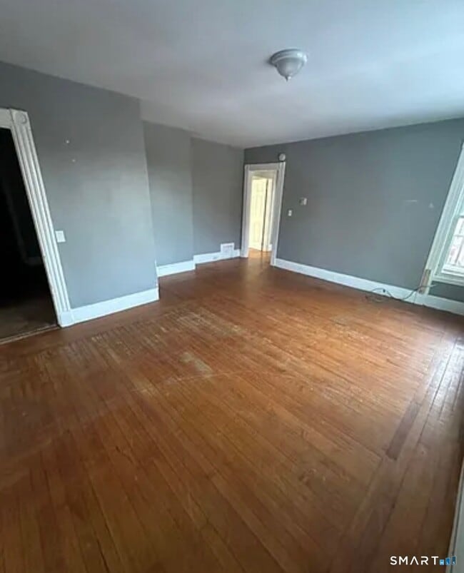 Building Photo - 484 Waterville St