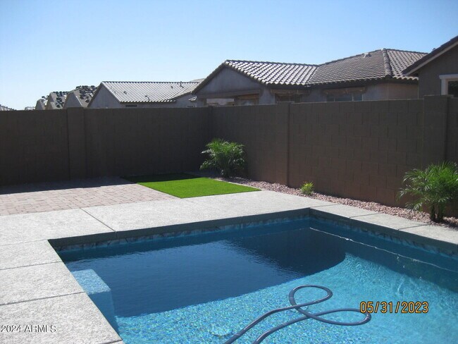 Building Photo - 3155 E Wild Dr