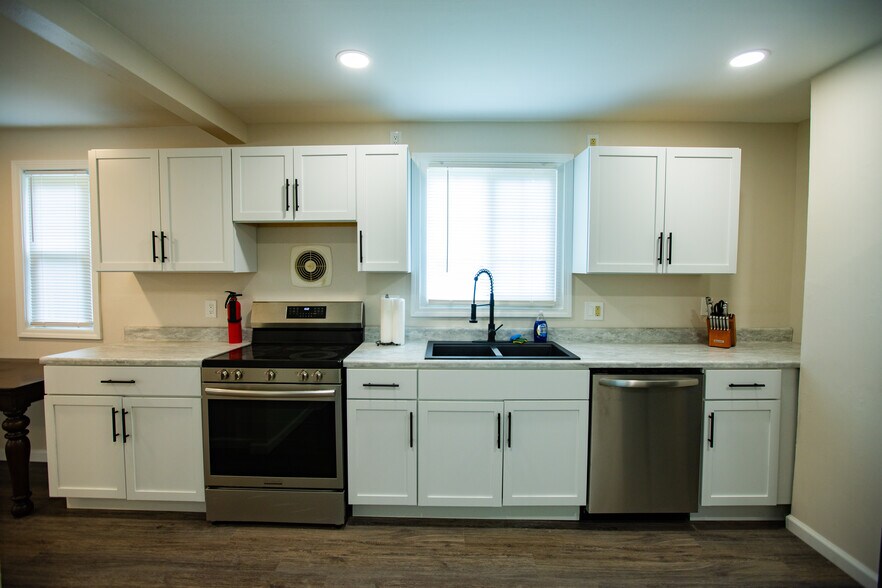 Building Photo - 150 Mount Read Blvd