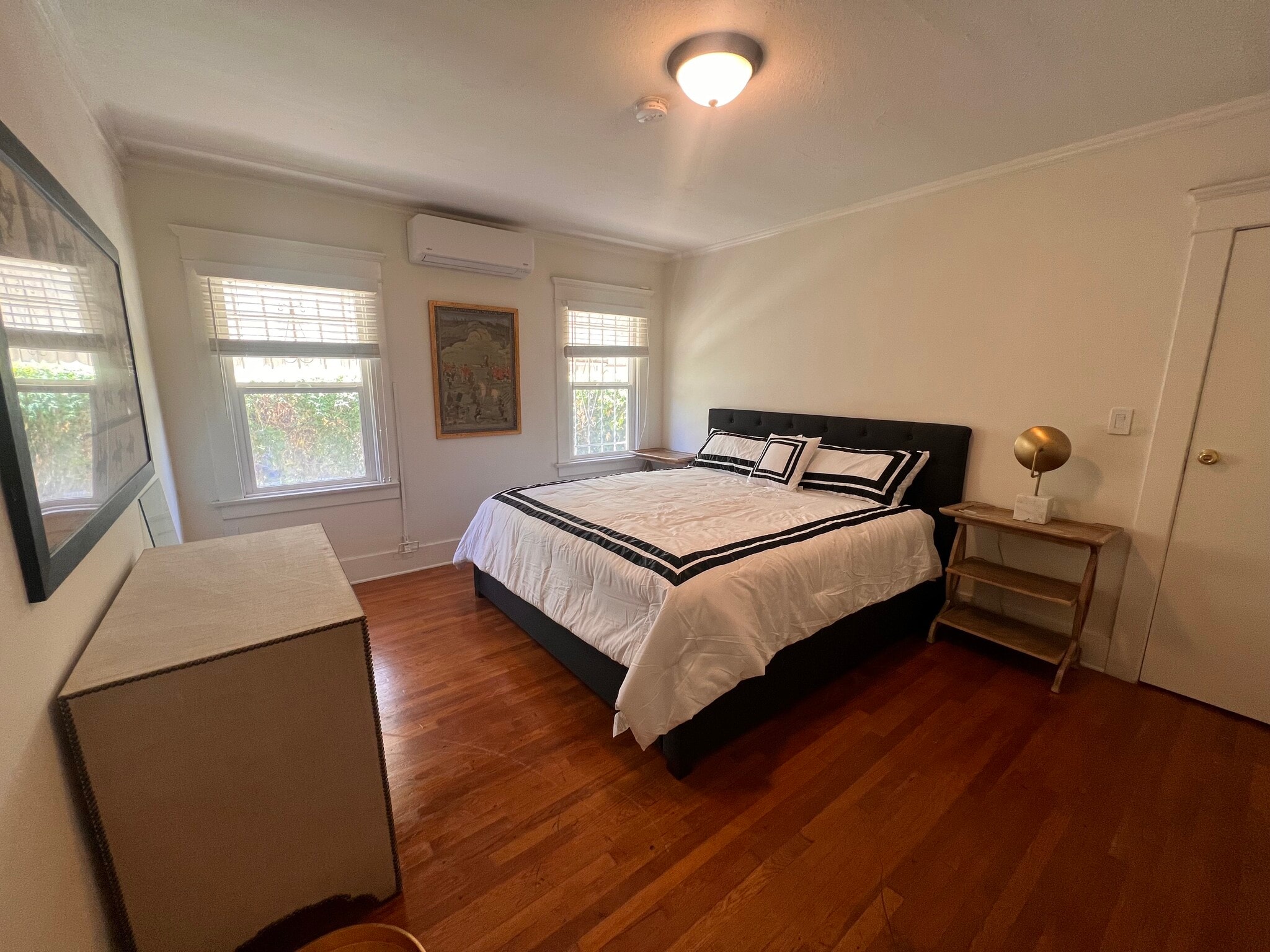 Building Photo - 1436 S Norton Ave