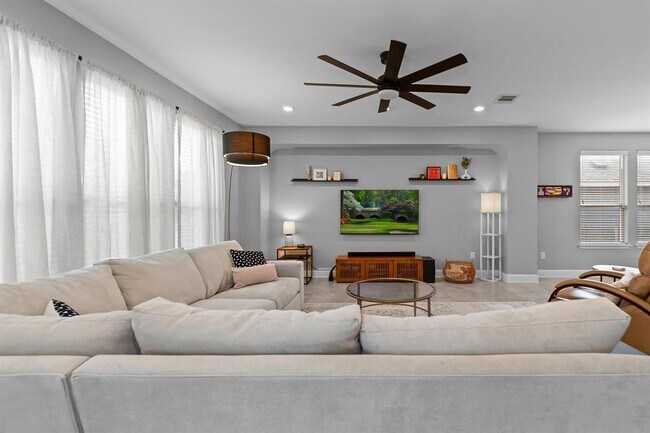Building Photo - 7813 Peccary Dr