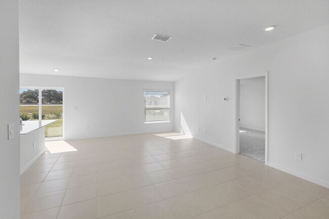 Building Photo - 2155 Lone Oak Ln