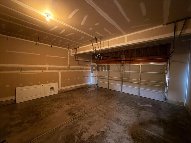 Building Photo - 2707 Westwind Dr