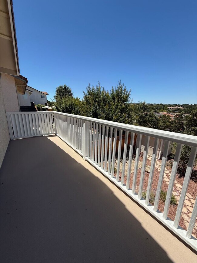 Building Photo - 3 BEDROOM 2 BATH HOME IN TEMPLETON!! MOVE IN READY