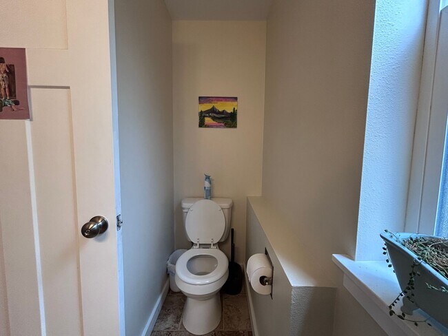 Building Photo - Large 4 Bedroom home with views of Bellingham Bay and Garage