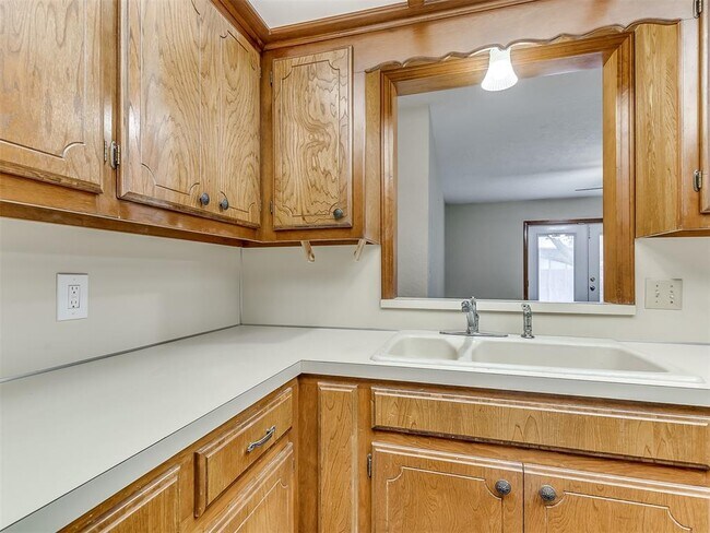 Building Photo - 1518 Boyd St