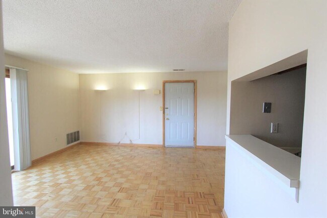 Building Photo - 4812 Ravens Crest Dr