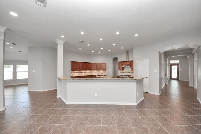 Building Photo - 18403 Sierra Falls Ct