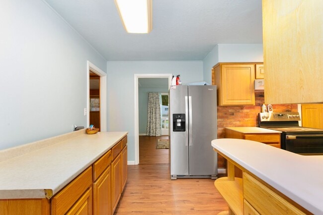 Building Photo - AVAILABLE FOR RENT – Beautiful 4BD / 3BA Home in Tacoma!