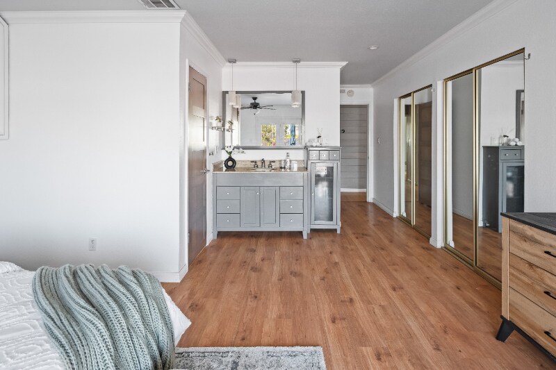 Building Photo - 607 Sand Hook Isle