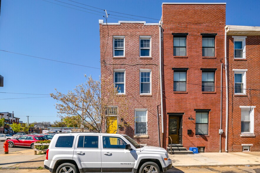 Building Photo - 2144 E Arizona St