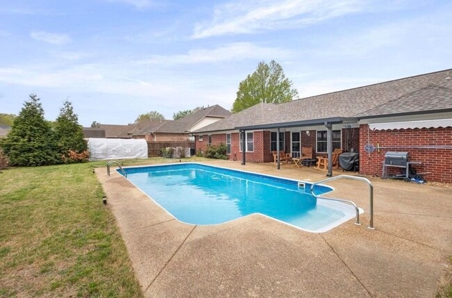 Building Photo - 9333 Breakstone Cove