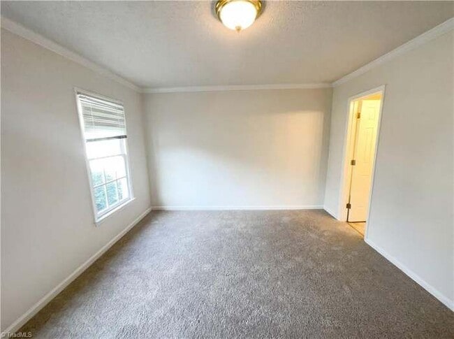 Building Photo - 119 Edgedale Ct