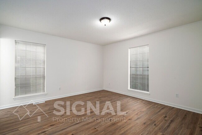 Building Photo - 1304 Shades Run Cir