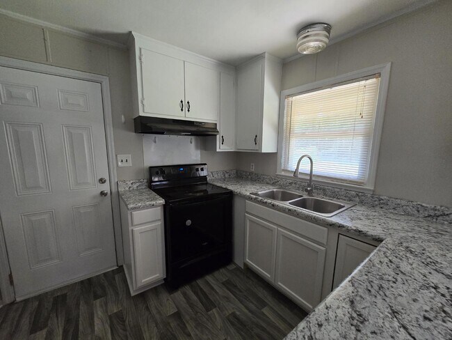 Building Photo - 4617 Belford Rd