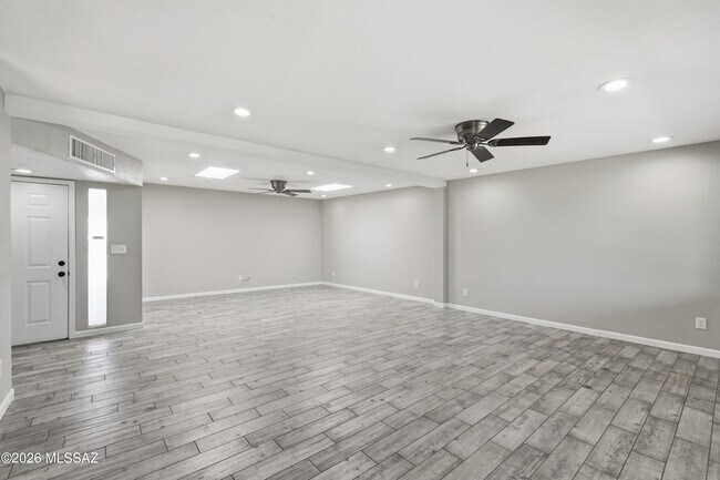 Building Photo - 6491 N Lena Way