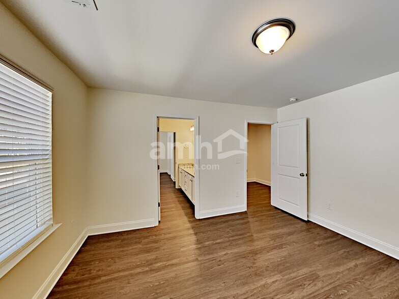 Building Photo - 114 Lindridge Dr