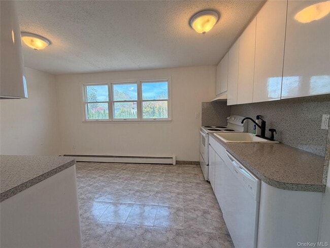 Building Photo - 3535 Park Ave