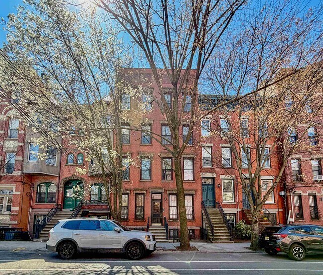 Building Photo - 291 8th St