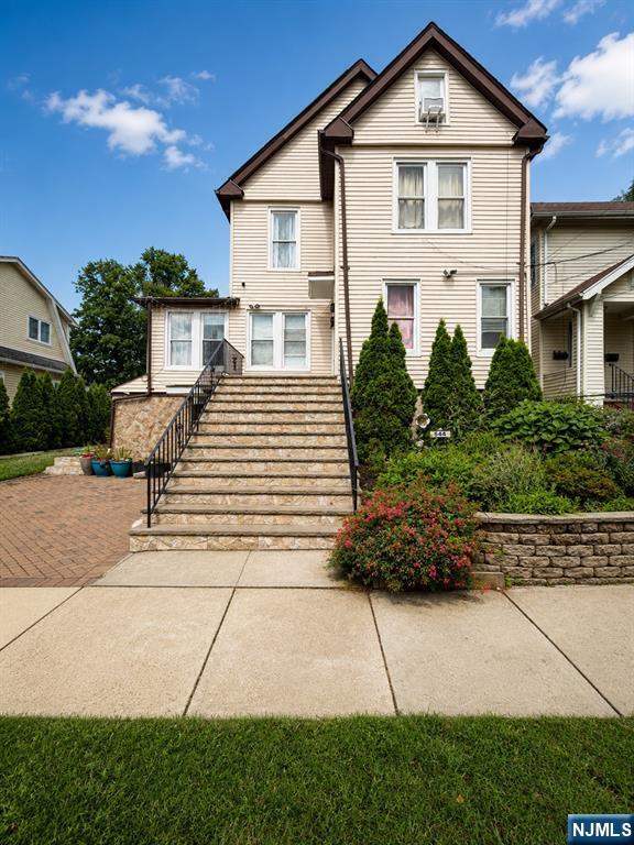 Building Photo - 544 Linden Ave