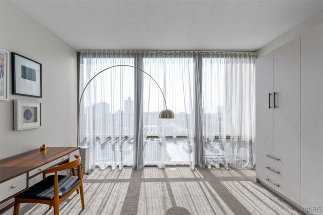 Building Photo - 4909 Laclede Ave