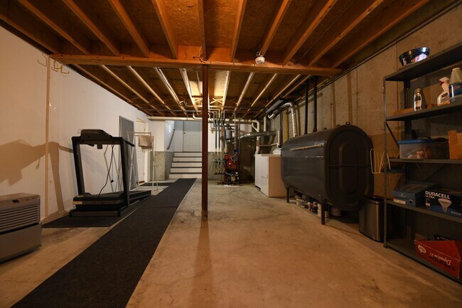 Building Photo - 15 Sabatus Rd