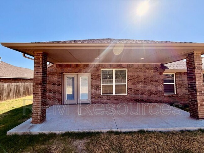 Building Photo - 3809 Brougham Way