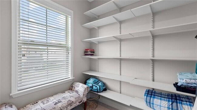 Building Photo - 3860 Oxford Park Ln