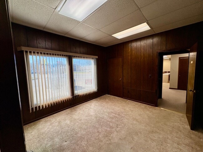 Building Photo - 1207 W Main St