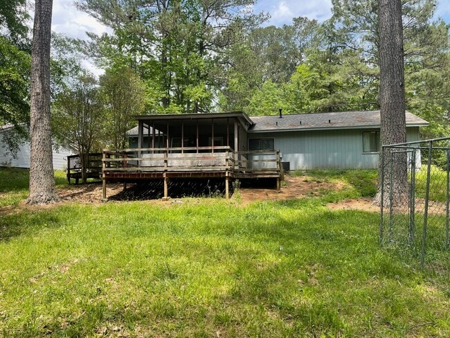 Building Photo - Ranch in Riverdale!