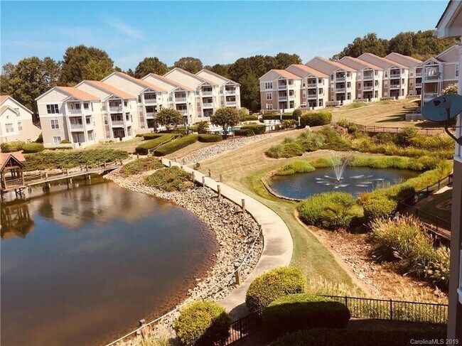 Building Photo - Fully Furnished on the Lake