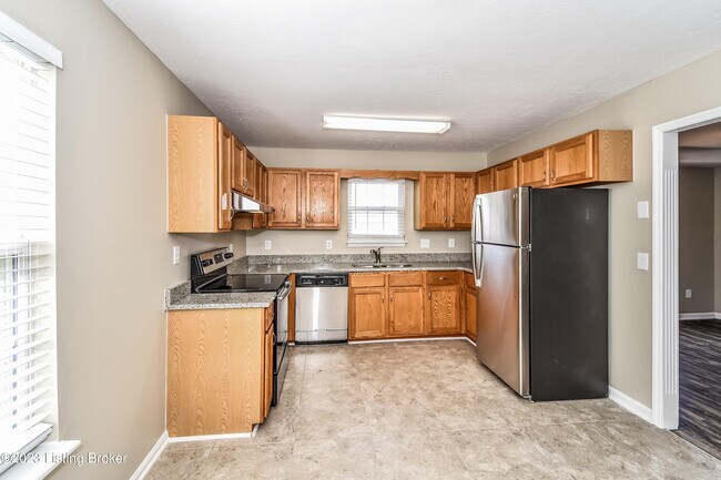 Building Photo - 10500 Whitepine View Pl