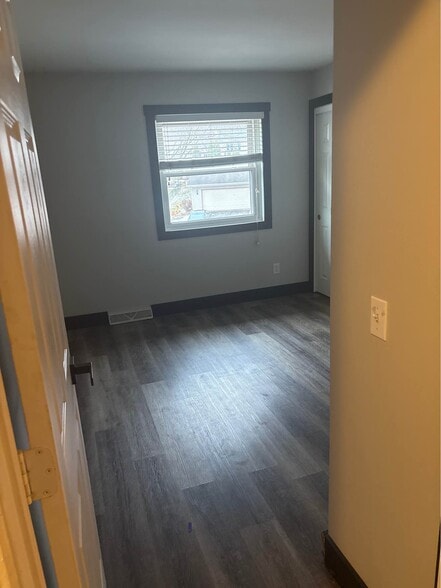 Building Photo - 7302 Gladstone Dr