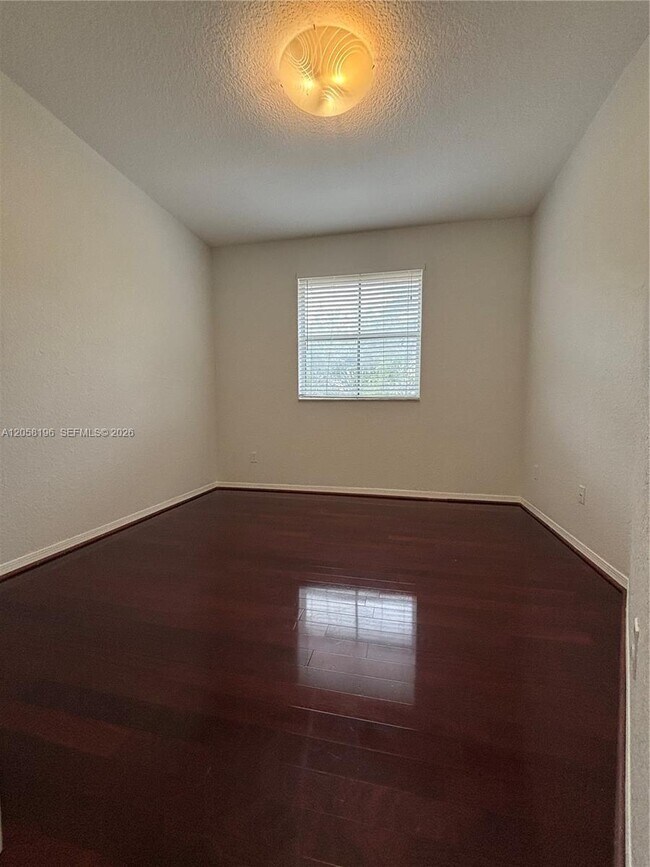 Building Photo - 4931 N Harbor Isles Dr
