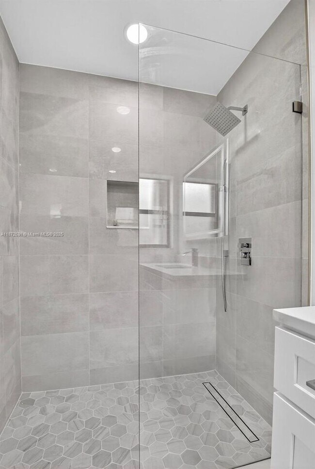 Building Photo - 9581 El Clair Ranch Rd