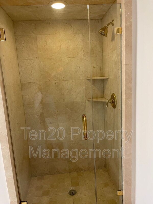 Building Photo - 1544 Glencoe Dr