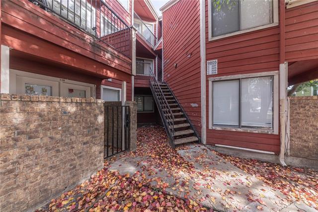 Building Photo - 9805 Walnut St
