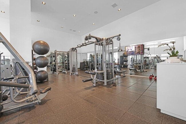Building Photo - 1040 Biscayne Blvd