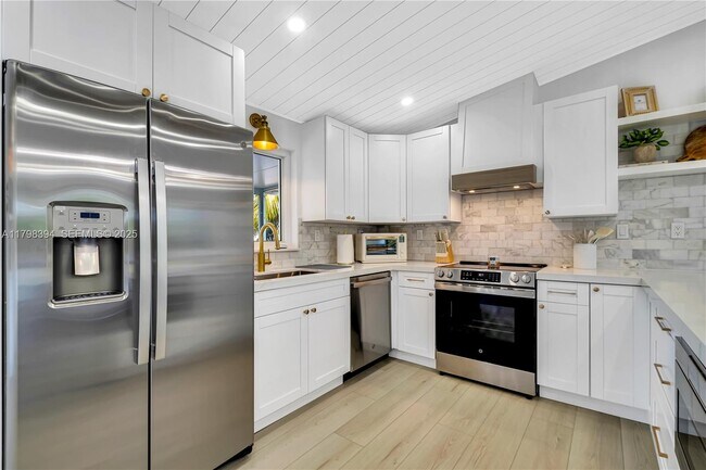 Building Photo - 129 Nautilus Dr